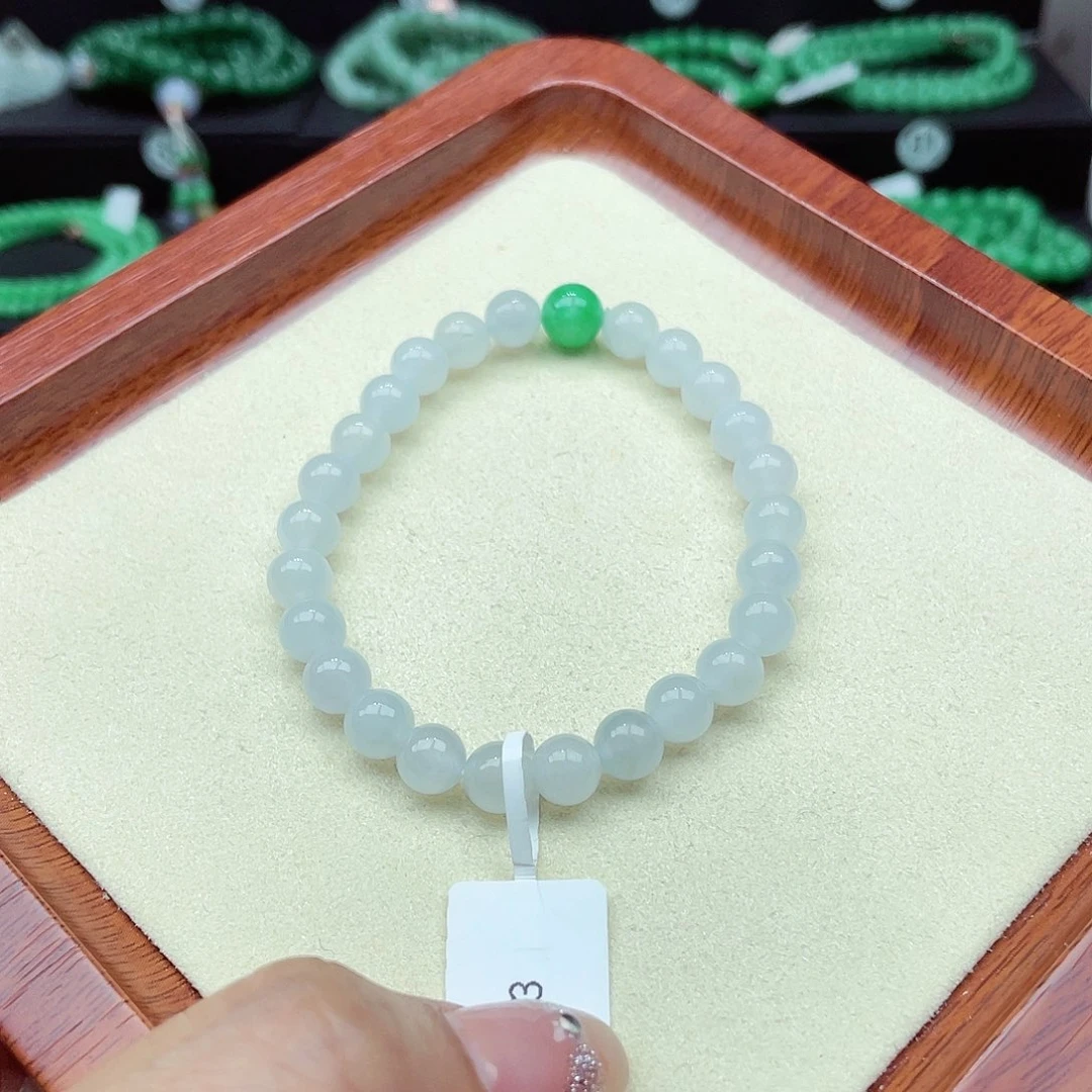 翡翠手链未镶嵌翡翠