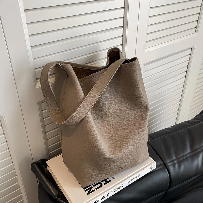 大包包2024新款感水桶包大容量单肩包春季纯色百搭通勤包女包