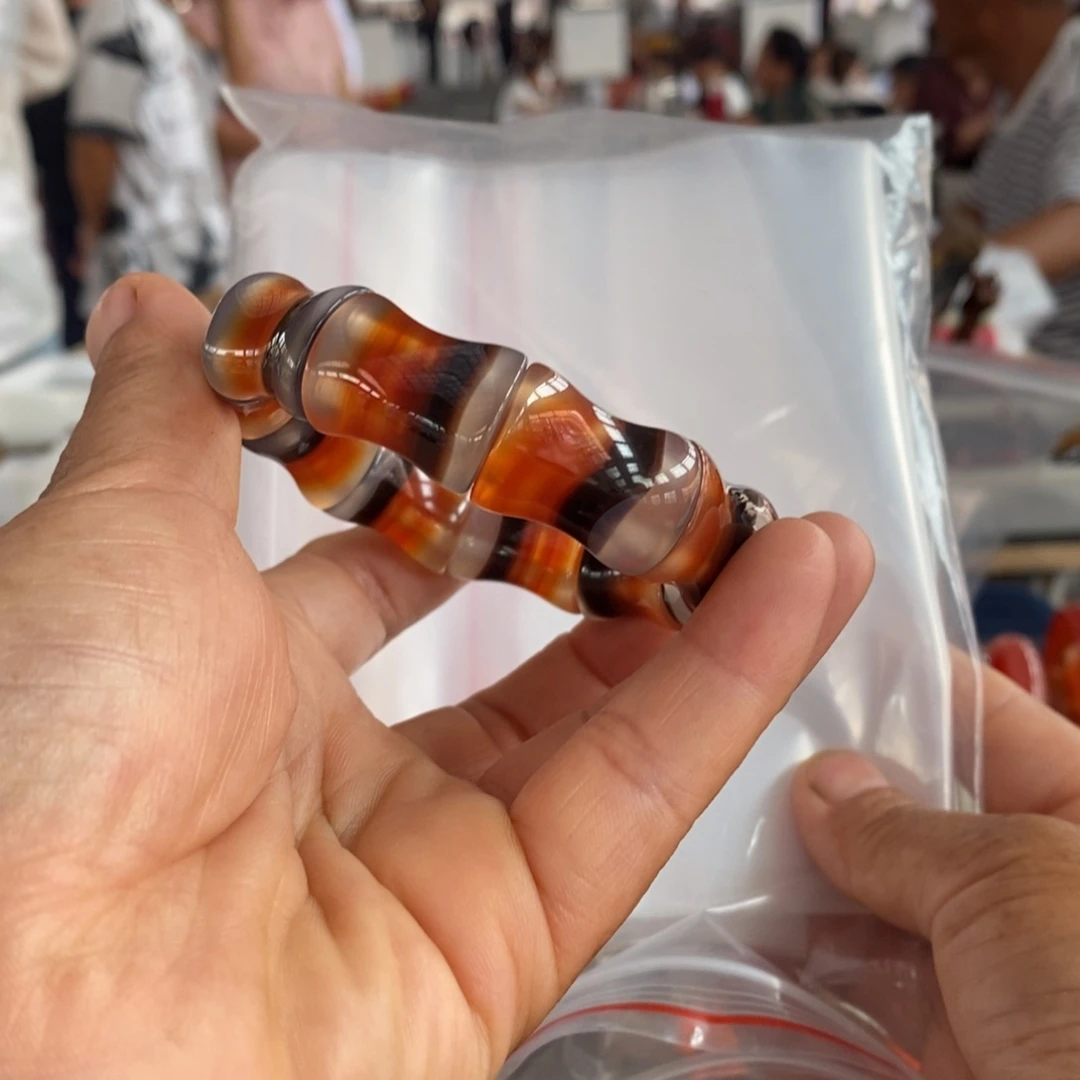 用***9玛瑙/玉髓手镯未镶嵌