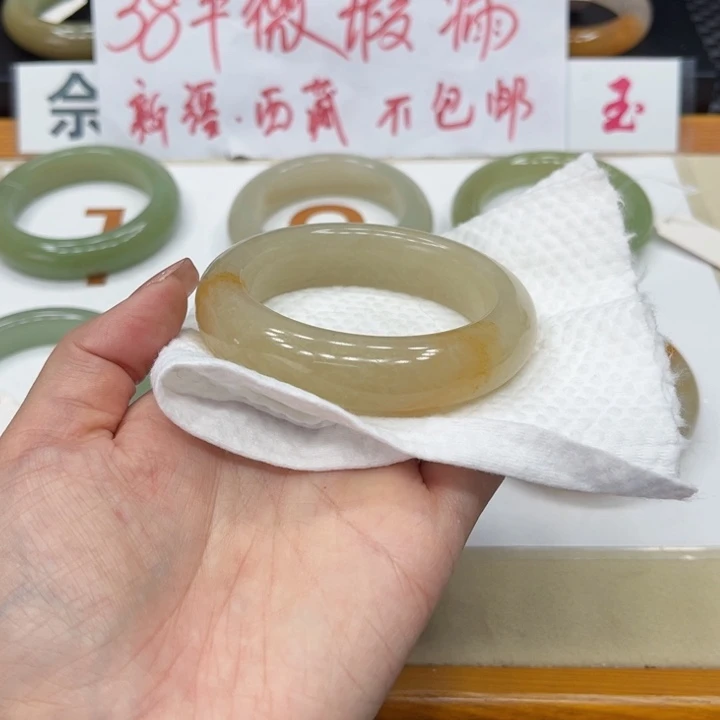 未镶嵌手镯石英质玉?****?