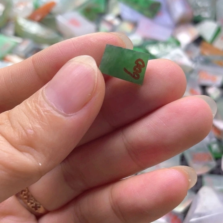 定制翡翠未镶嵌天然缅甸翡翠