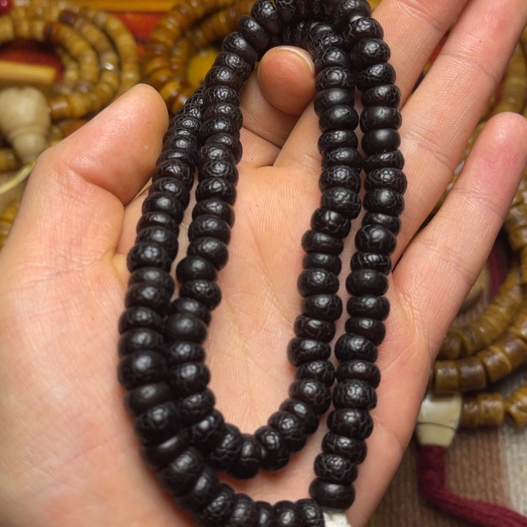 大叶紫檀（黑酸枝木类）