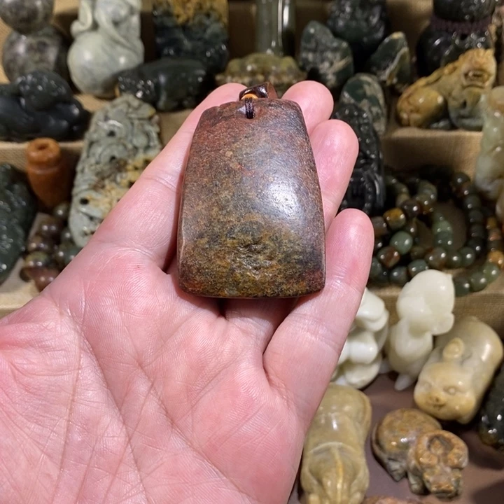 透闪石质玉未镶嵌挂件