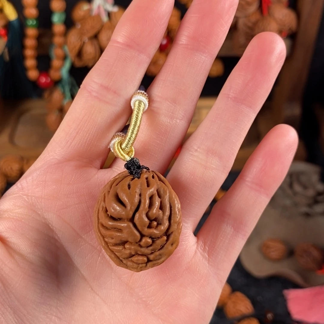 吊坠桃核桃枭挂件