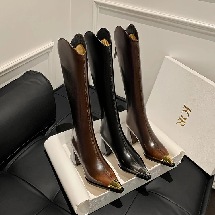 复古黑色绒里V口小个子小腿粗女靴时装靴粗跟长筒高筒靴7cm金属头