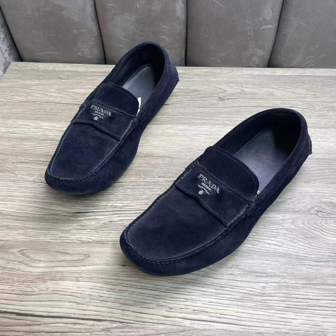 95新 Prada/普拉达 蓝色时尚麂皮三角徽标豆豆鞋 41.5码/捡漏