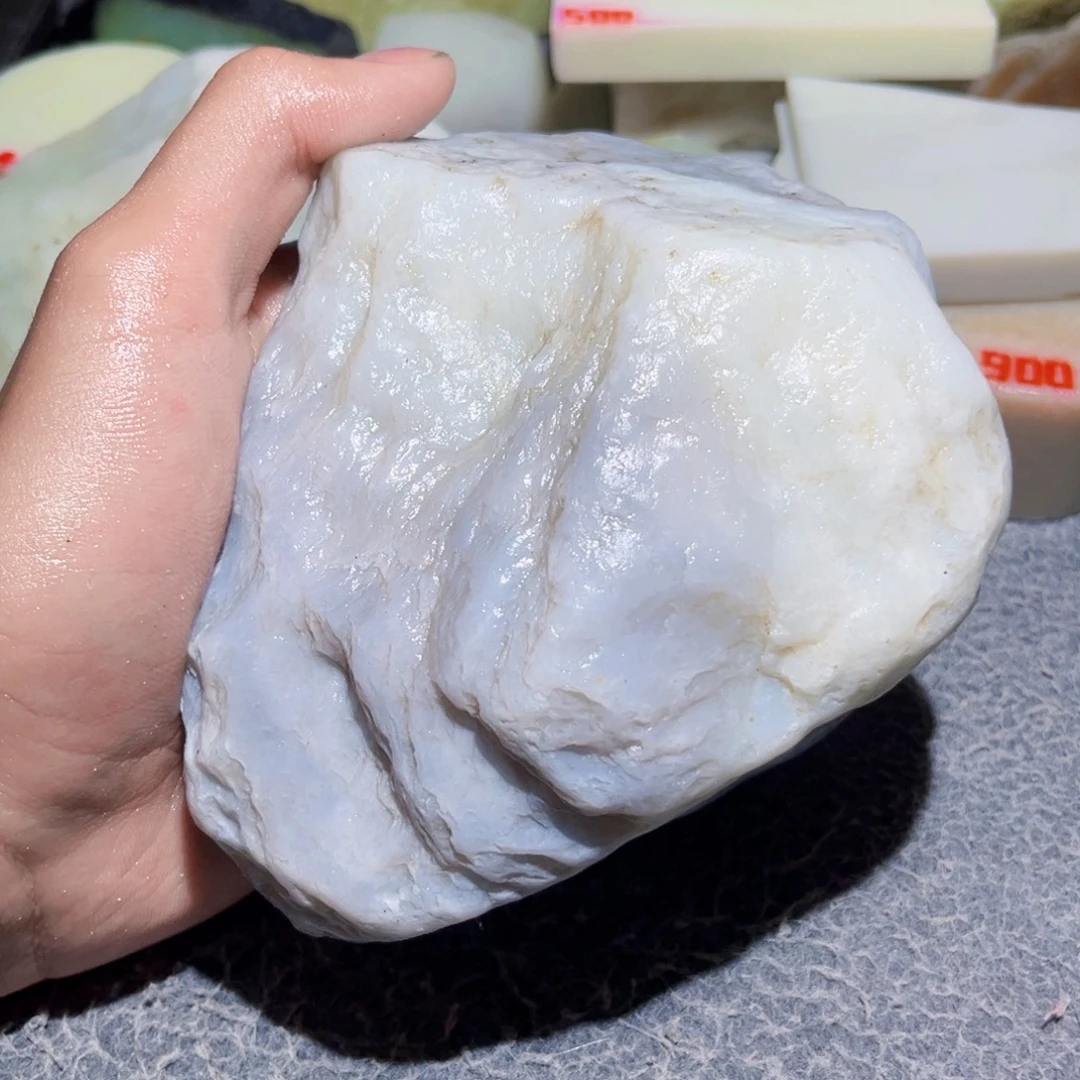 和田玉（糖玉）未镶嵌珠宝奇石