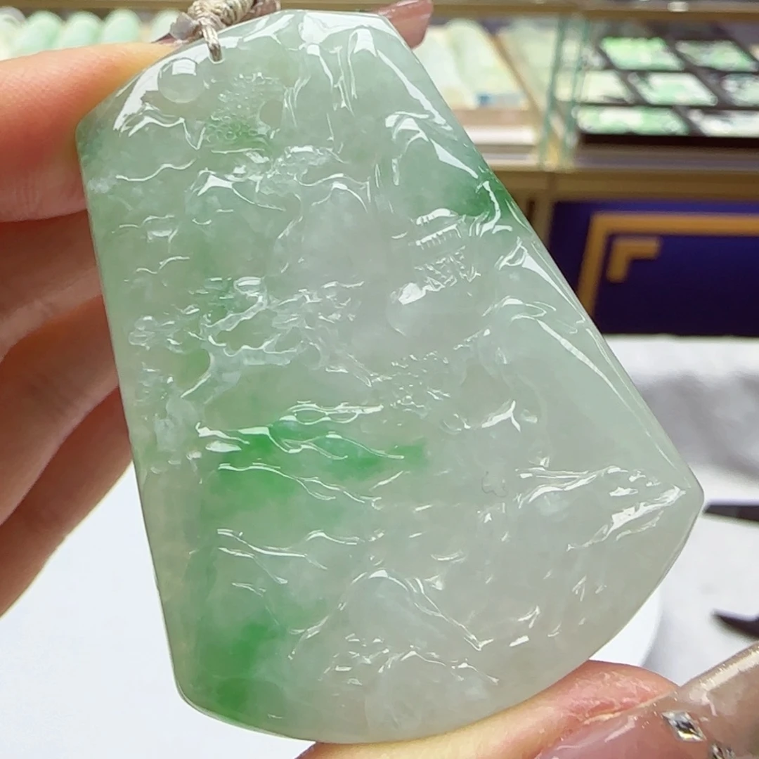 颈饰未镶嵌翡翠山水牌