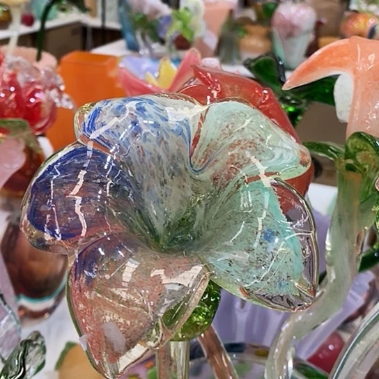 琉璃花瓶高45厘米宽6厘米