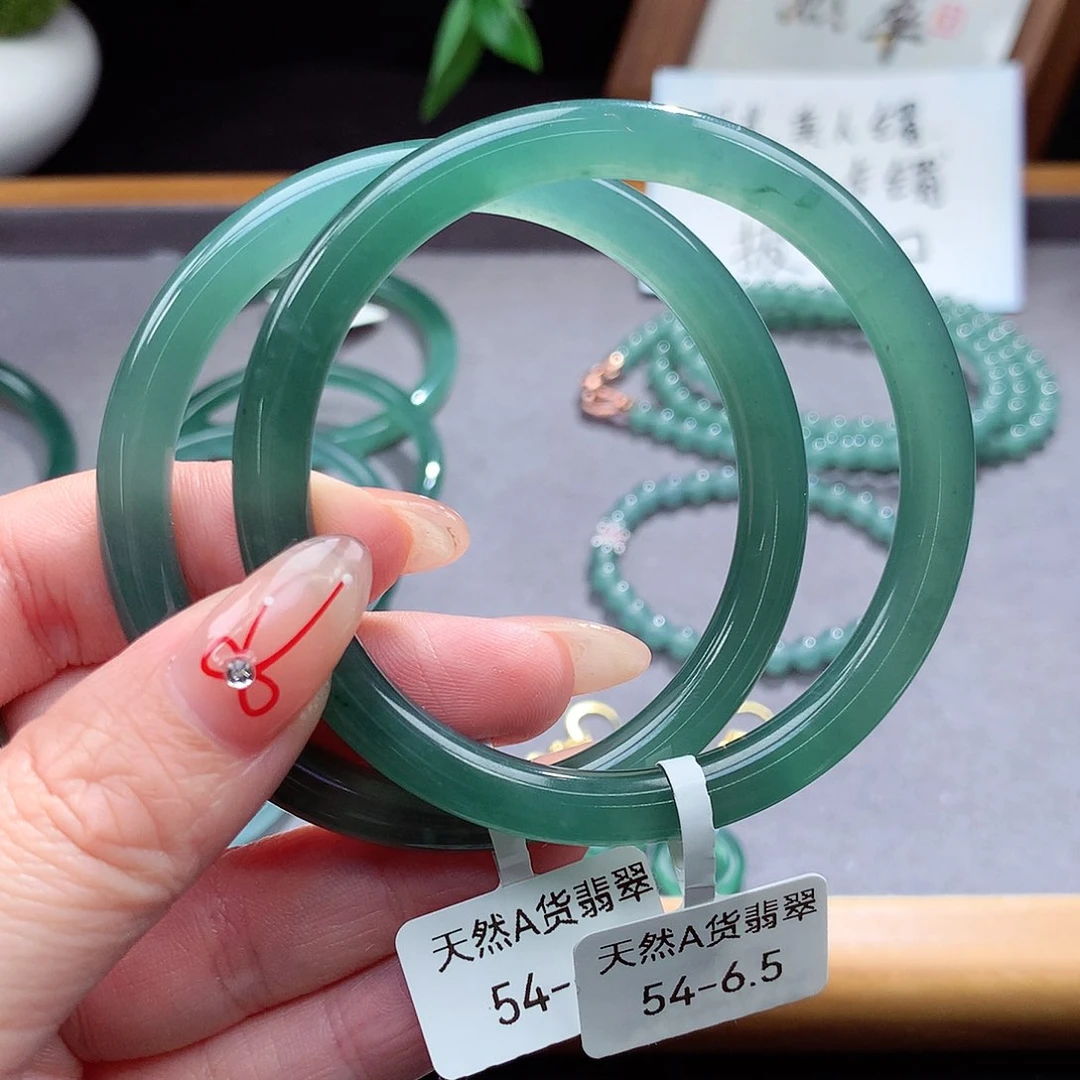 翡翠手镯（圆镯）未镶嵌