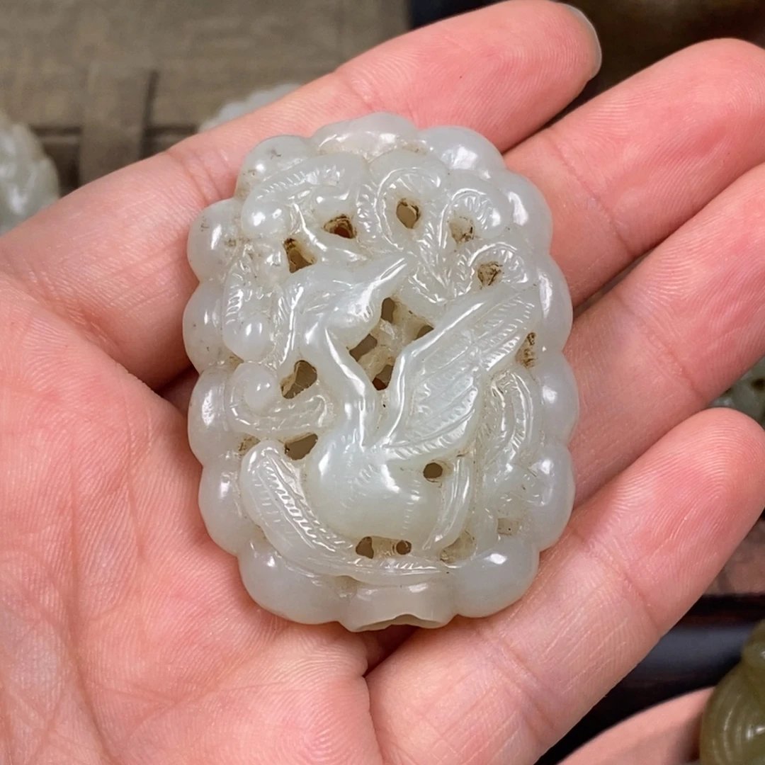 彭***邦非常精美的脖挂件