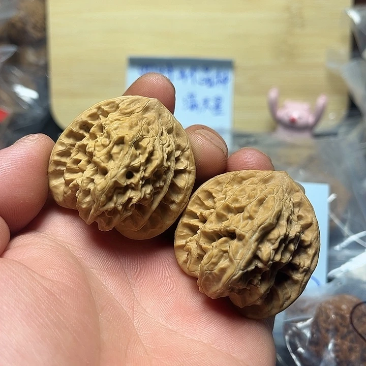 文玩核桃把件41尺盘龙虎头