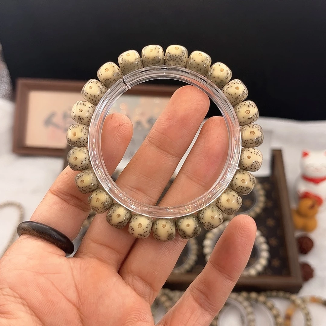 星月菩提吊坠222 号.   星月菩提.  一物一图.