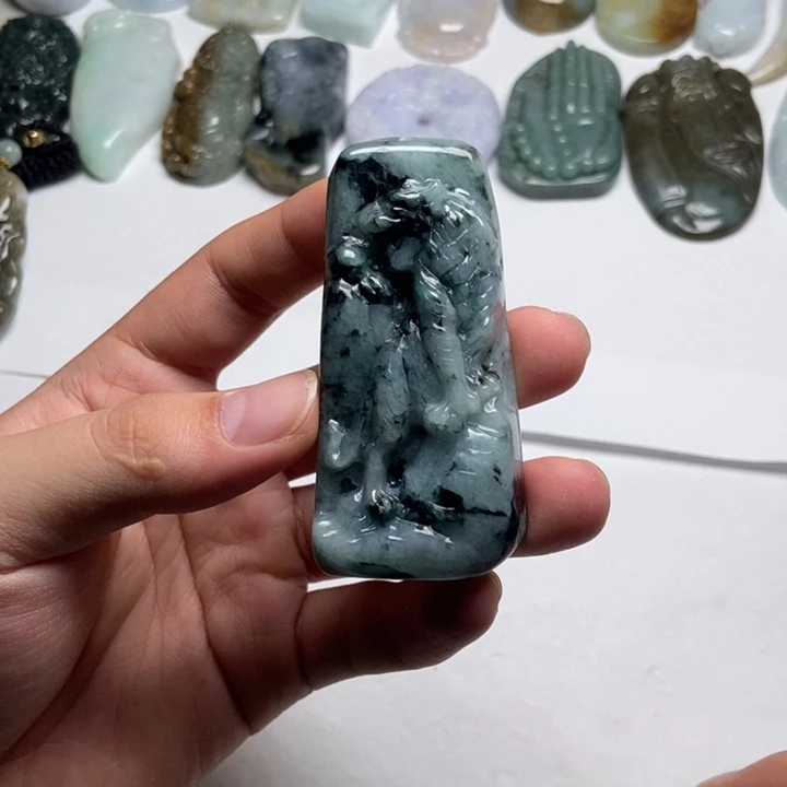 翡翠未镶嵌颈饰虎牌22