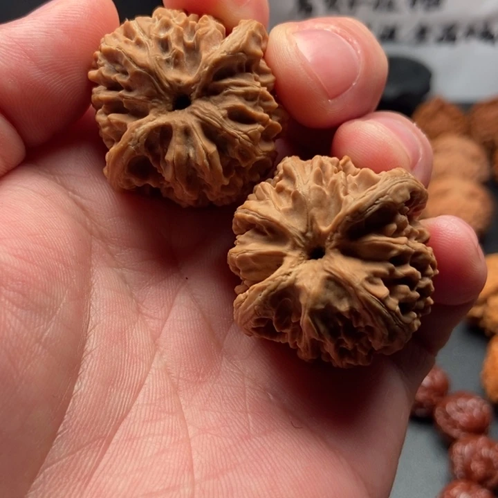 文玩核桃吊坠36尺苹果园