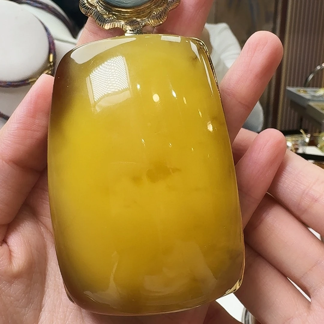 琥珀未镶嵌颈饰吊坠