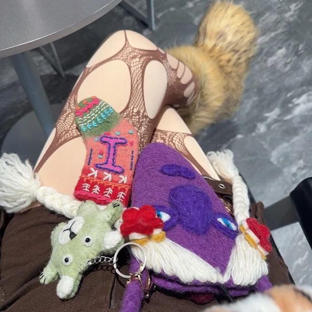 AAA胸针头绳挂件，小众创意纯手工制作羊毛毡DIY成品玩偶现货