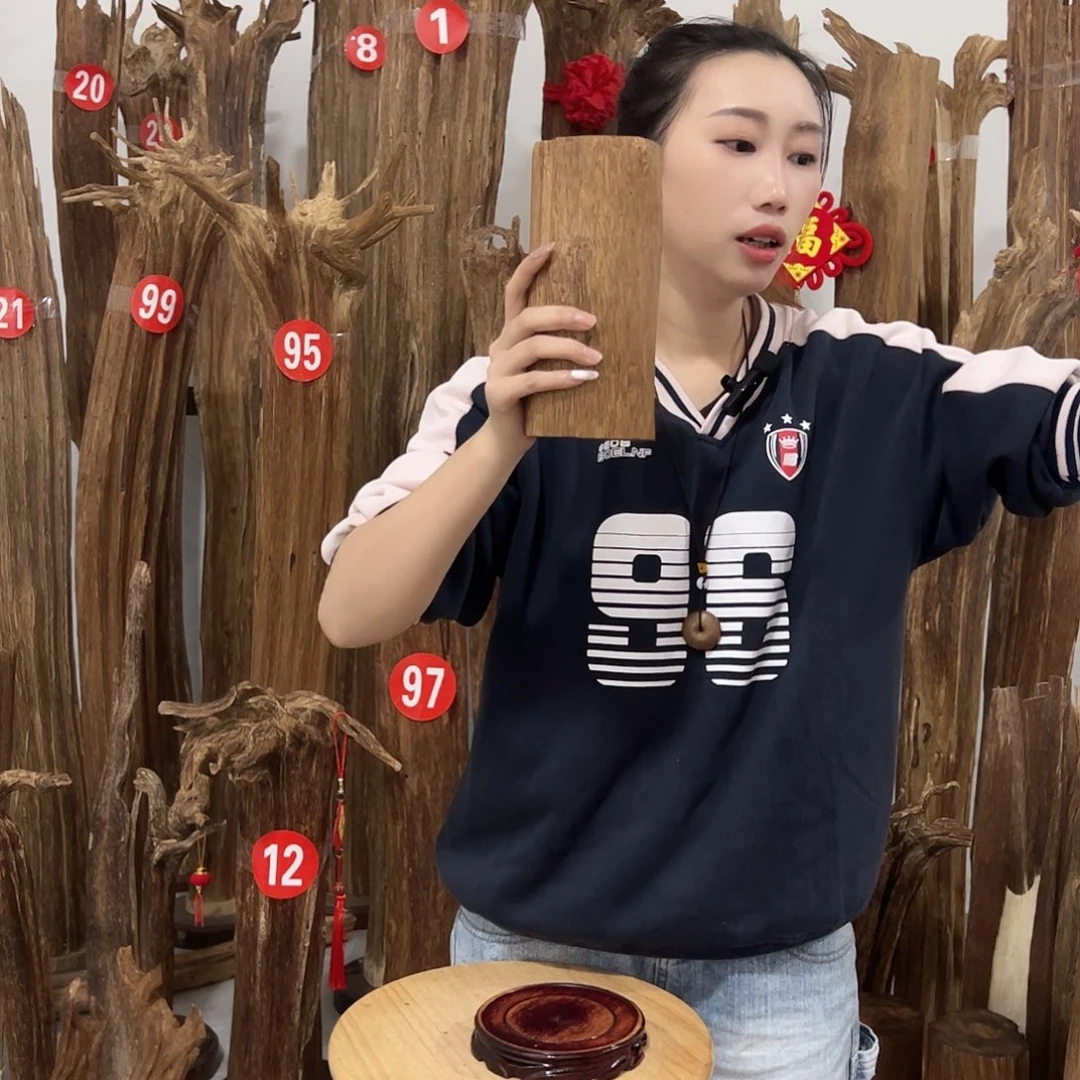 沉香碎屑沉香原材料