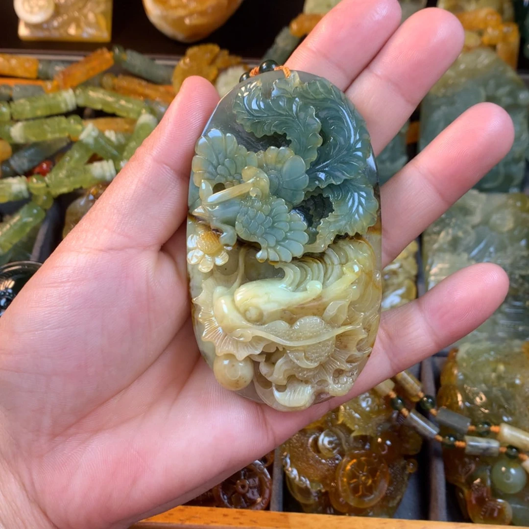 【闪购商品】蛇纹石玉未镶嵌颈饰