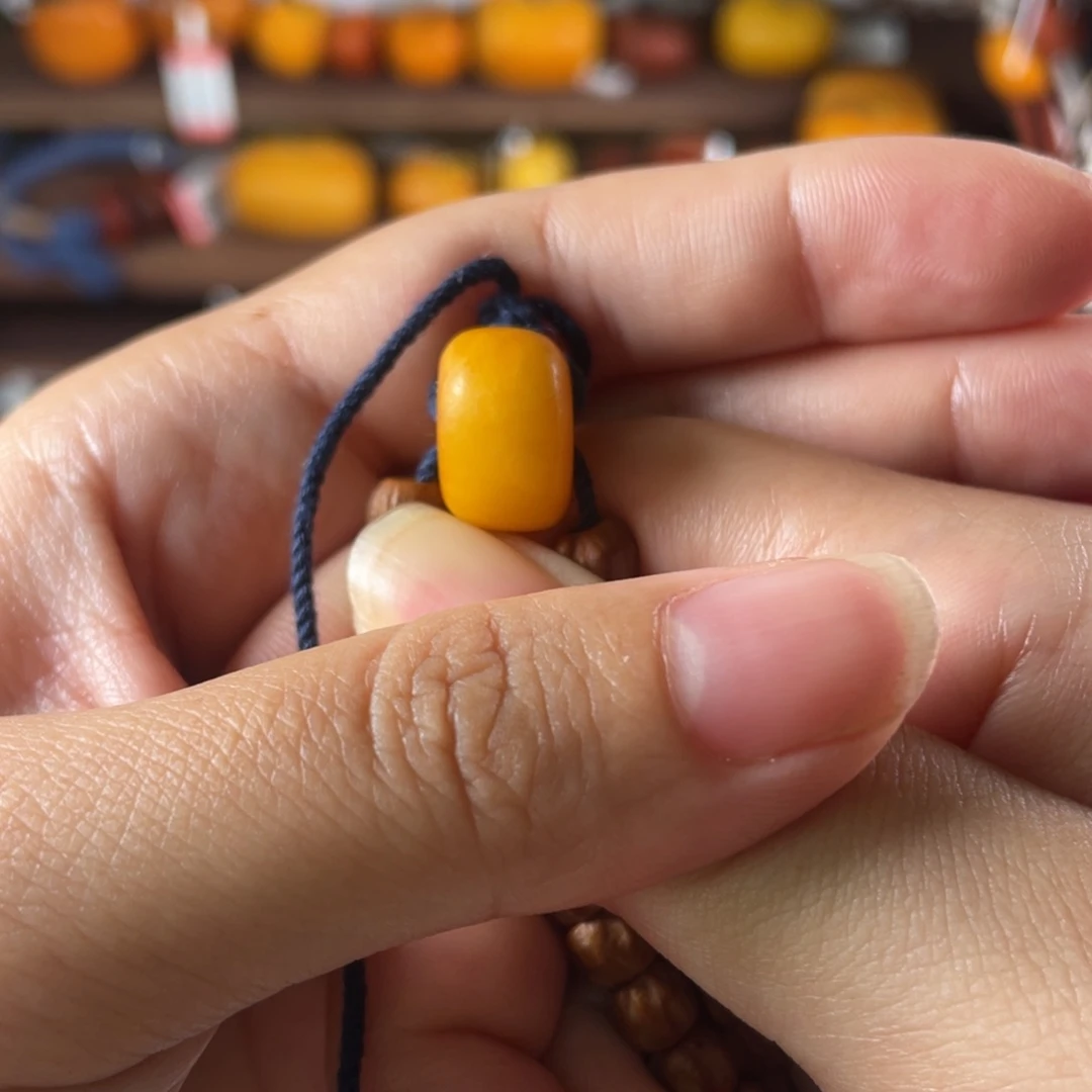 琥珀颈饰未镶嵌家**下