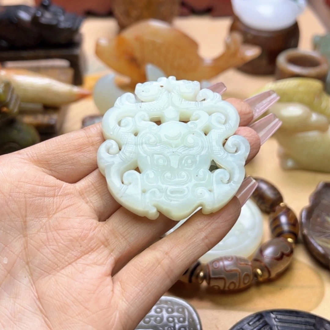 【闪购商品】蛇纹石玉颈饰未镶嵌