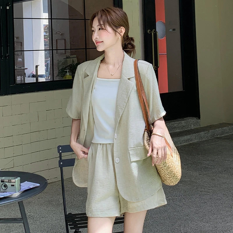 设计感肌理感短袖西服套装女2025夏韩系小个子气质显瘦短裤两件套