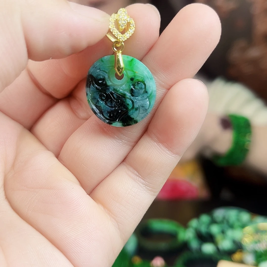 翡翠颈饰未镶嵌吊坠