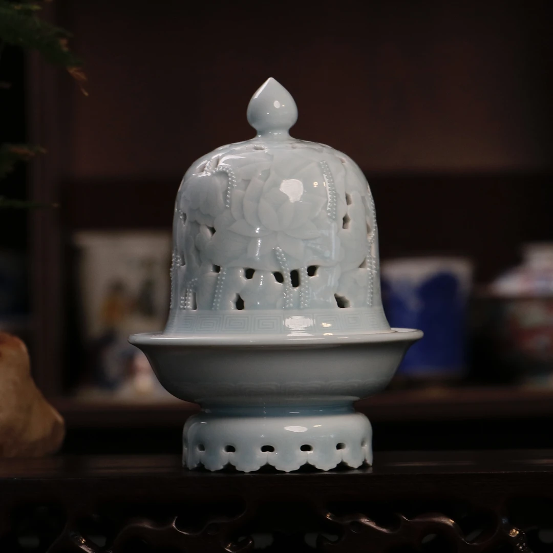 景德镇青言纯手工手绘手工雕刻粉青釉莲花型香炉
