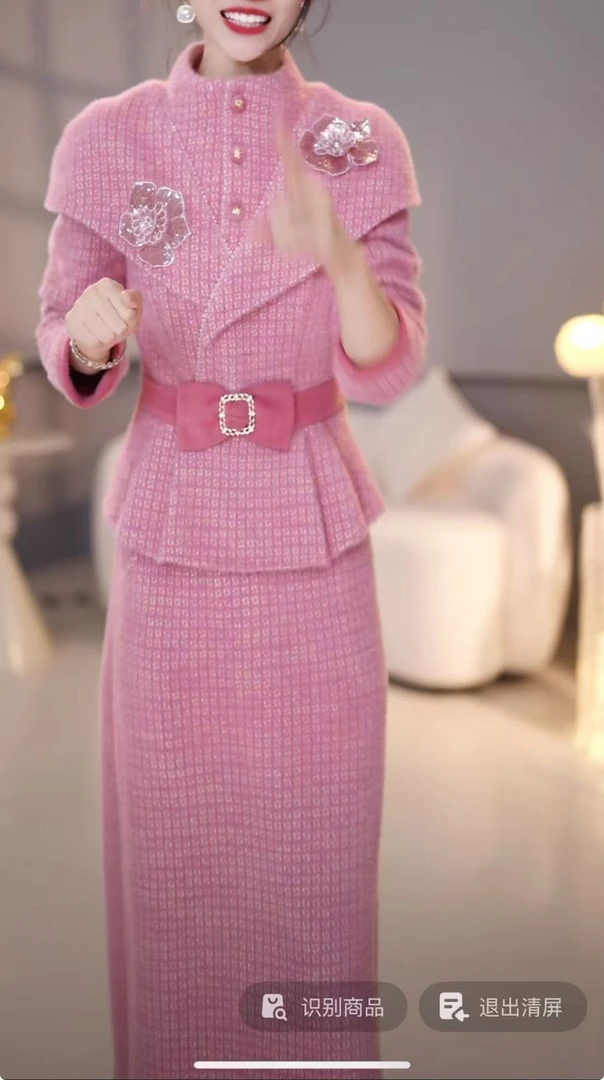 【怡然添金服饰】显瘦通勤网红轻奢礼服连衣裙休闲风时尚套装优雅