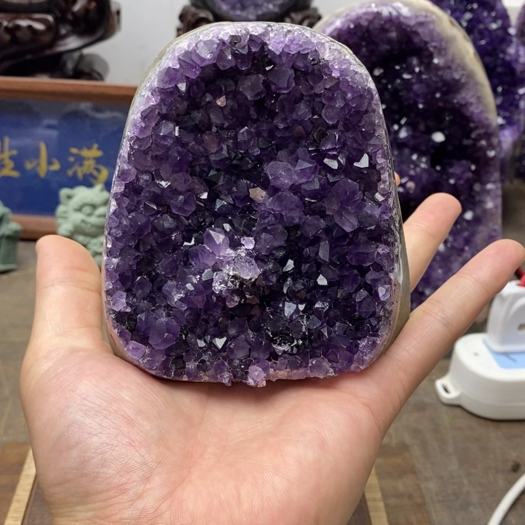 未镶嵌水晶大型摆件（非配饰）