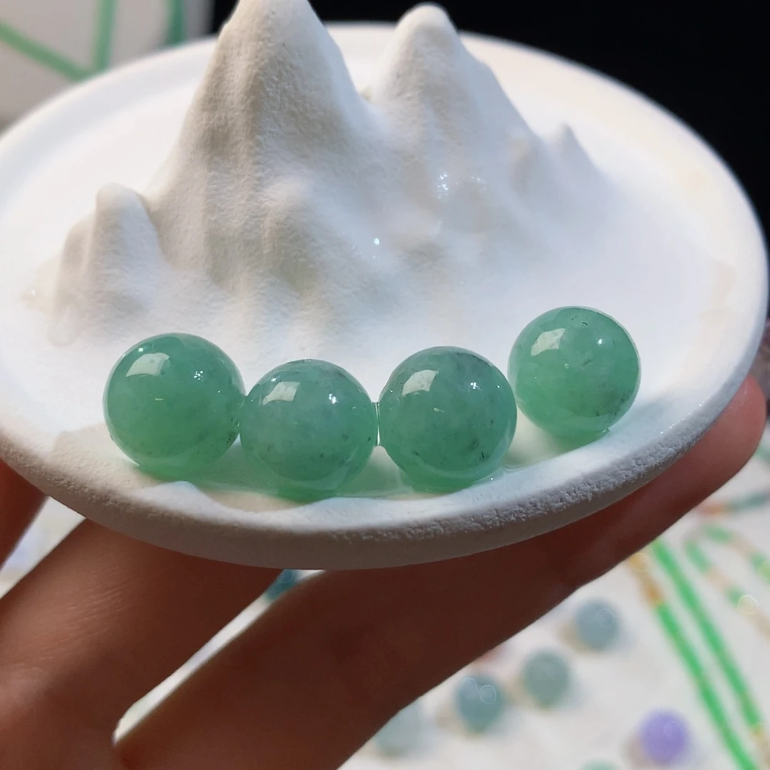 定制翡翠未镶嵌卡10+果绿珠珠 一手 毛货