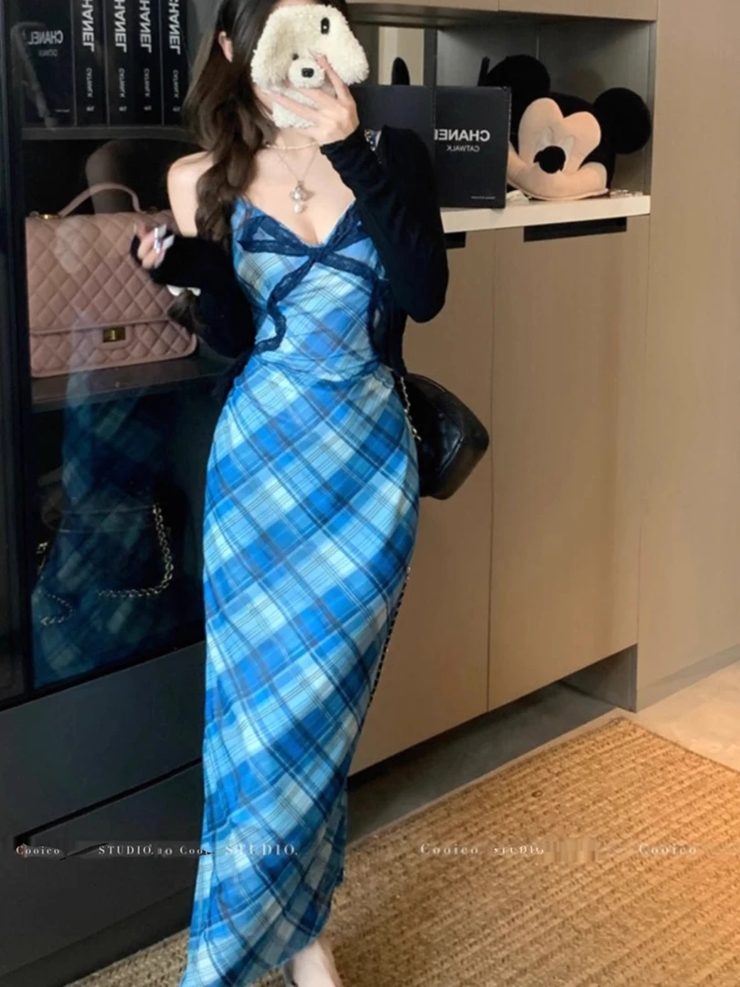 御姐独特绝美V领修身包臀长裙子法式超好看格子连衣裙2025年春夏