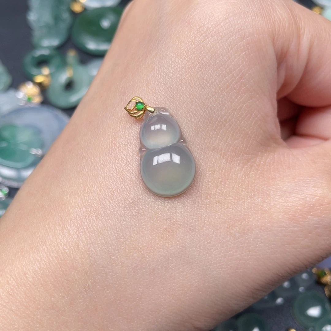 翡翠颈饰18K金镶嵌翡翠