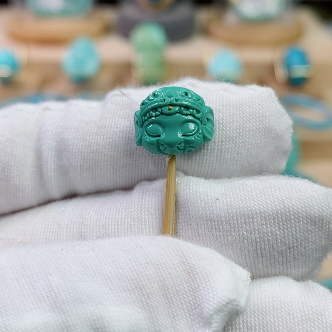 绿松石未镶嵌珠宝奇石