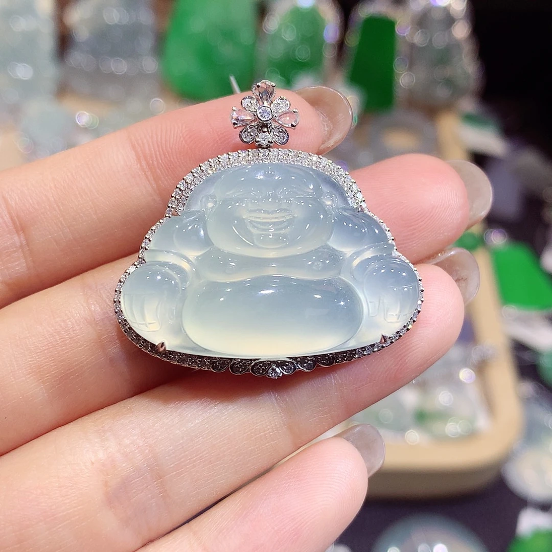 翡翠18K金镶嵌颈饰佛