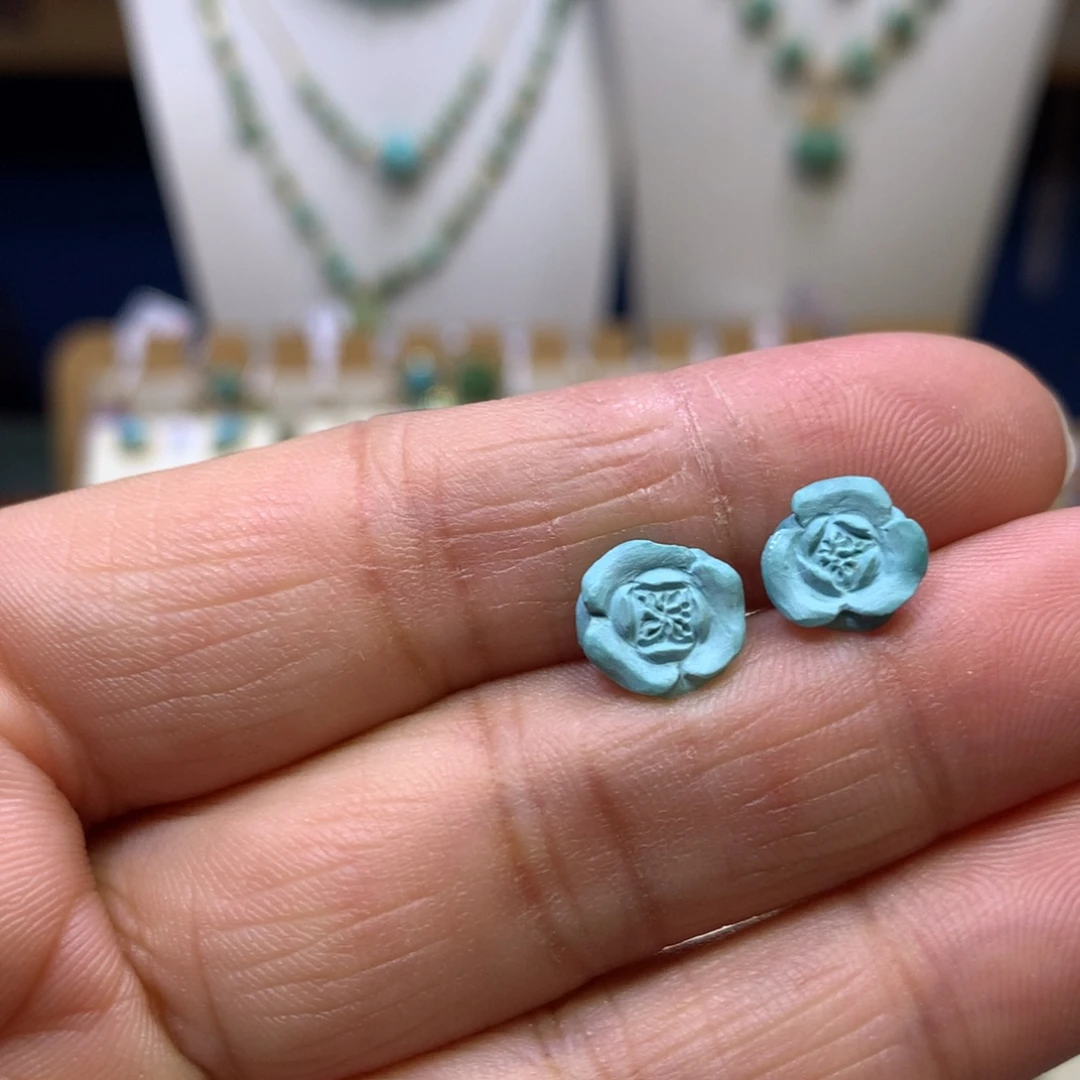 绿松石18K金镶嵌耳钉