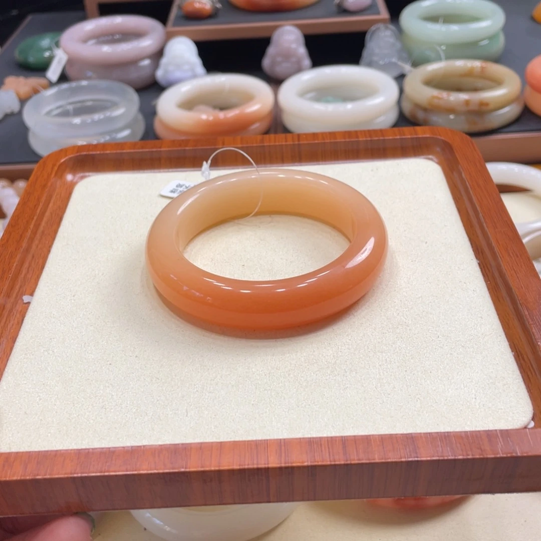 石英岩玉手镯未镶嵌