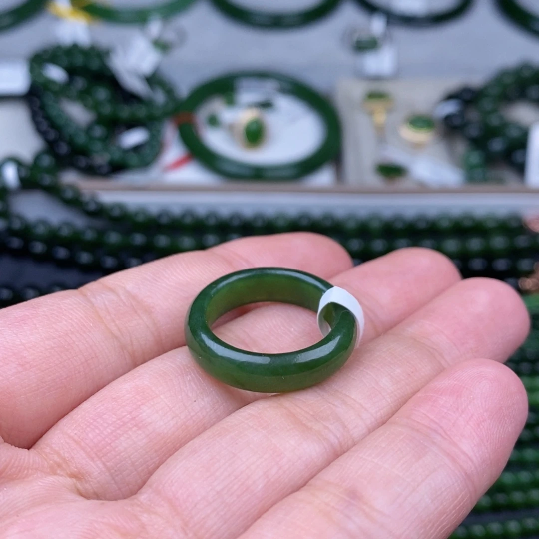 未镶嵌戒指和田玉（碧玉）大*