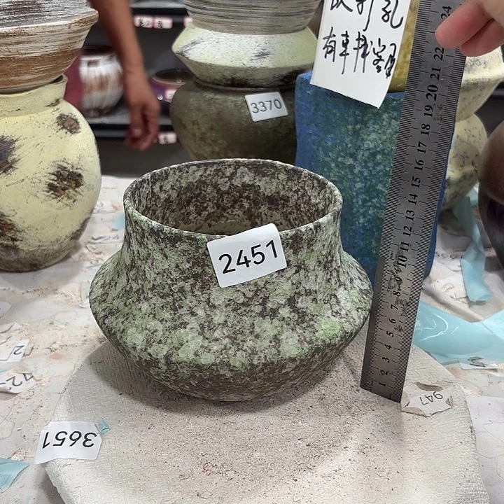 摆件高13，口12.5，有孔2451