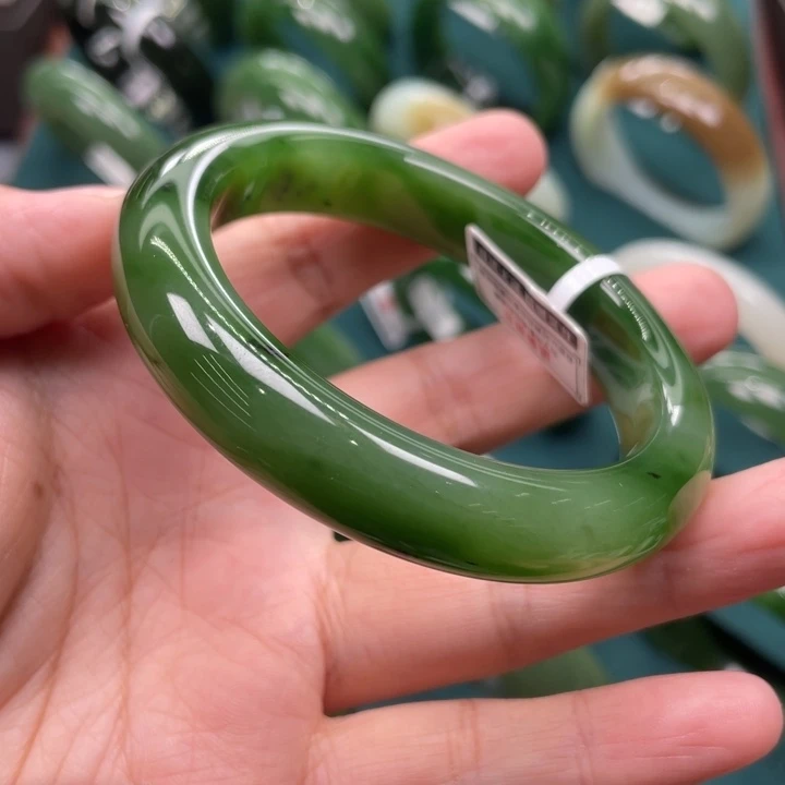 未镶嵌手镯和田玉（碧玉）
