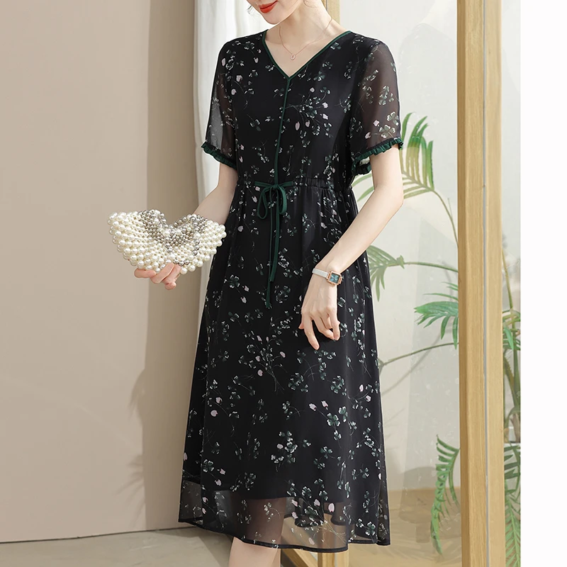 年轻妈妈夏装气质碎花连衣裙2025新款中年女夏季短袖时尚洋气裙子