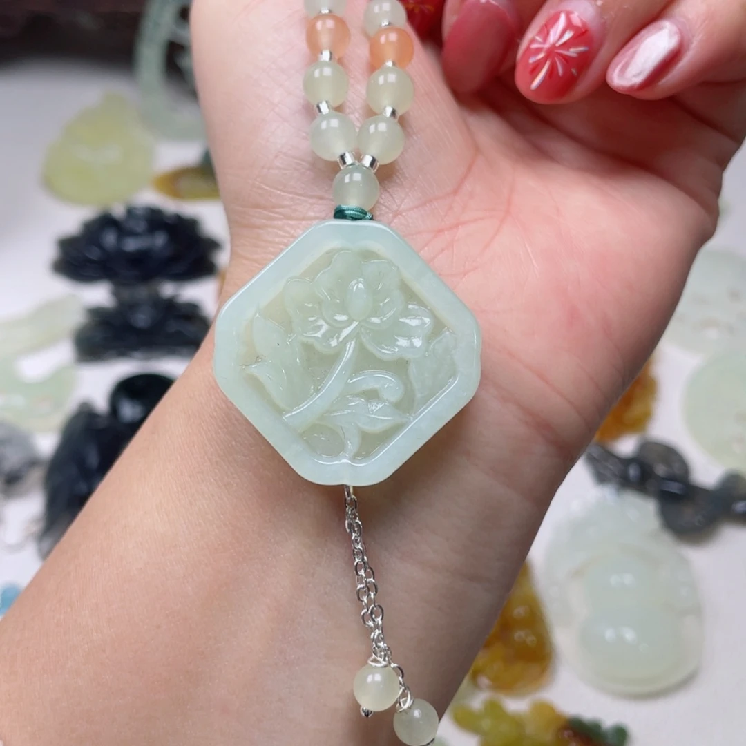 蛇纹石玉颈饰未镶嵌