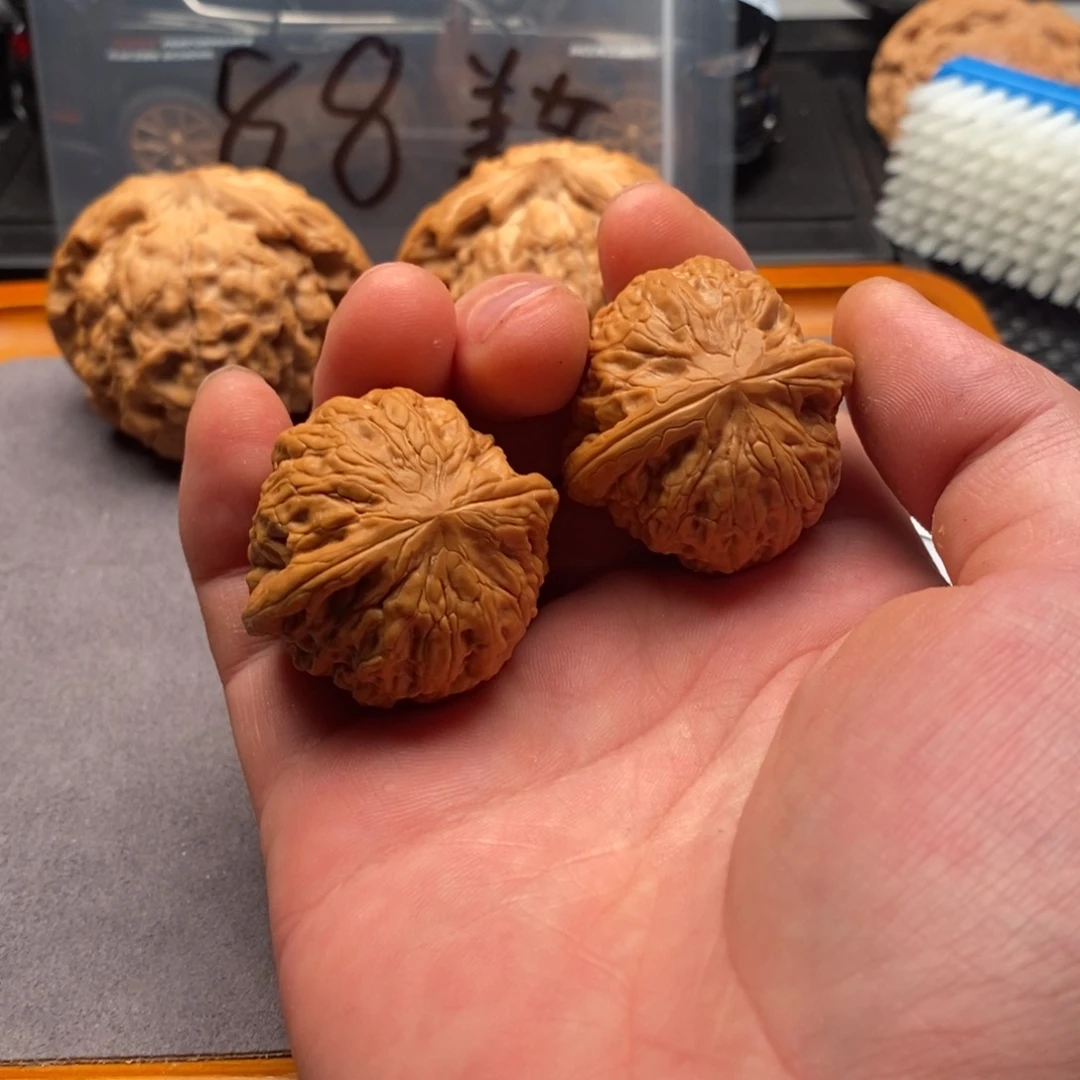 文玩核桃精品对铁锤