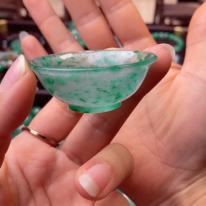 冰****石英质玉未镶嵌杯子