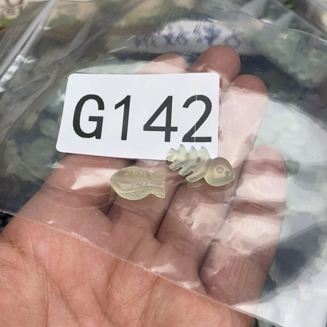 岫玉假一赔十默认微瑕，不退不换绑好绳子发货未镶嵌