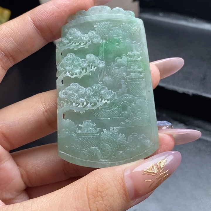梅***情未镶嵌定制翡翠山水