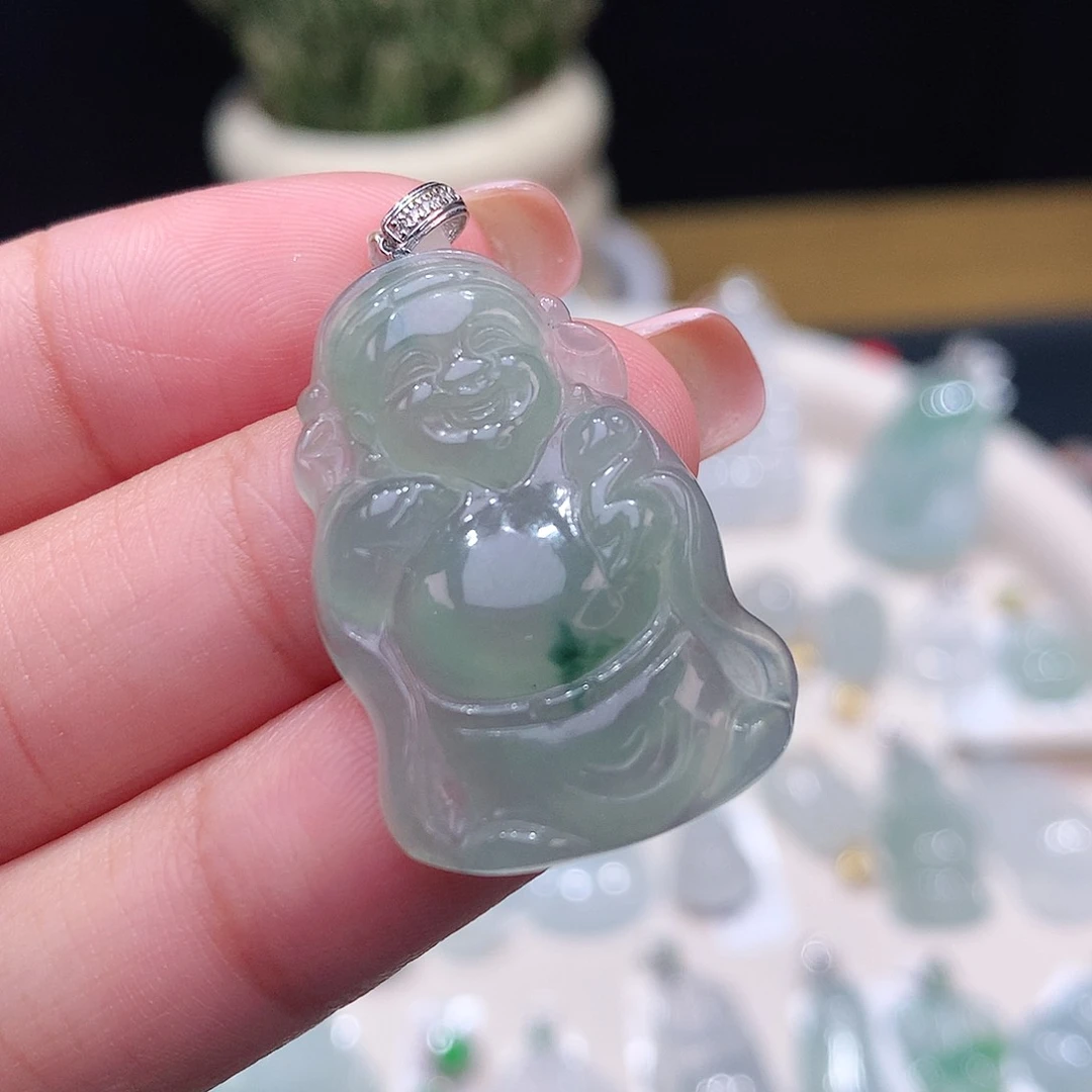 颈饰18K金镶嵌翡翠财神