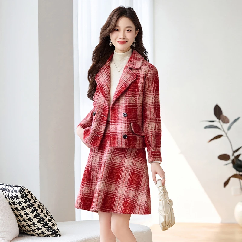 洋气套装秋冬新款西装领双排扣夹棉系带外套+半裙两件套裙LB7613