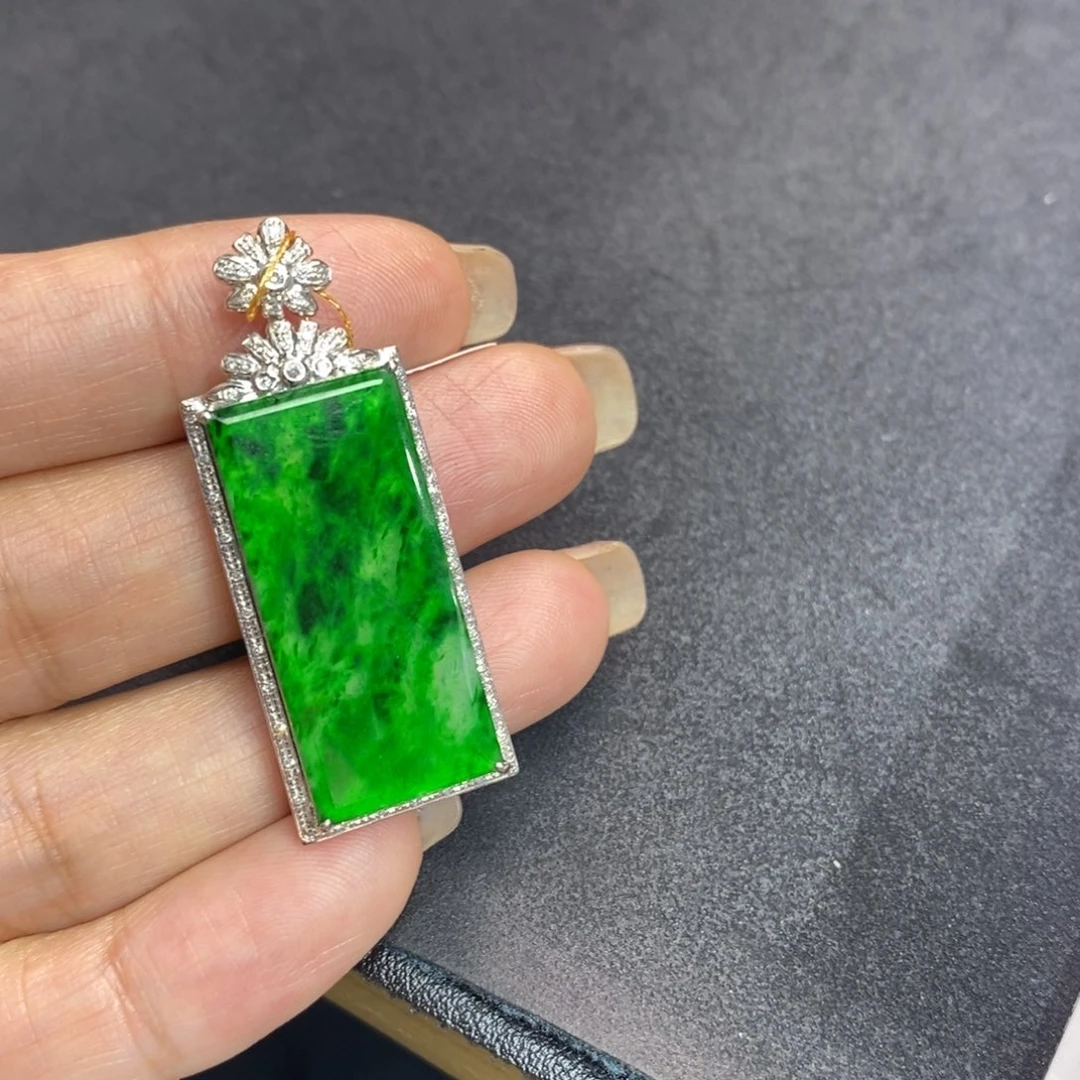 翡翠吊坠(不含链)18K金镶嵌吊坠