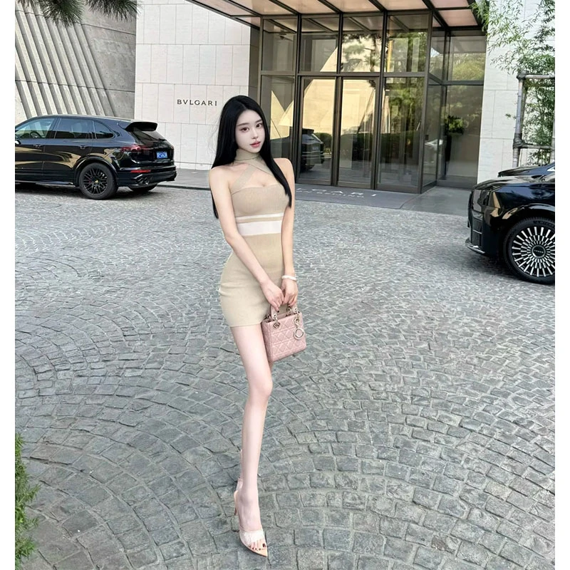 2025秋新款挂脖一字肩缠绕绑带针织连衣裙女纯欲紧身打底包臀短裙